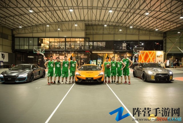 篮球场上的跑车展？你可见过？