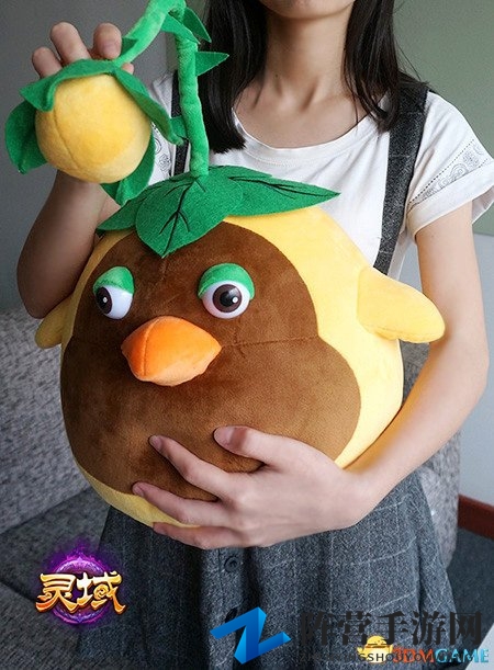 小山鸡玩偶抱枕
